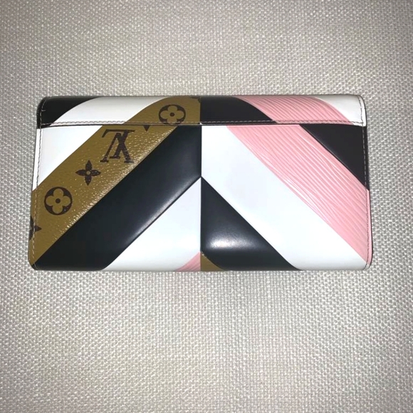 NWOT LOUIS VUITTON Epi Monogram Reverse Twist Wallet - Picture 2 of 11